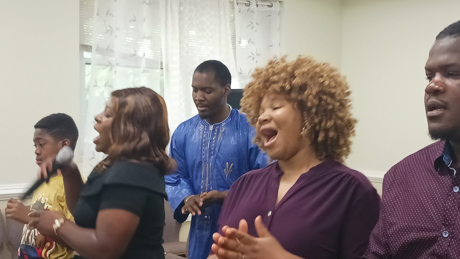 hohw members worshipping